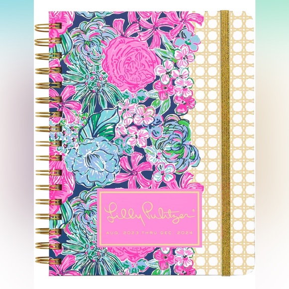 π Lilly Pulitzer Daily Planner 23-24, Large Agenda Hardcover! - Picture 3 of 14